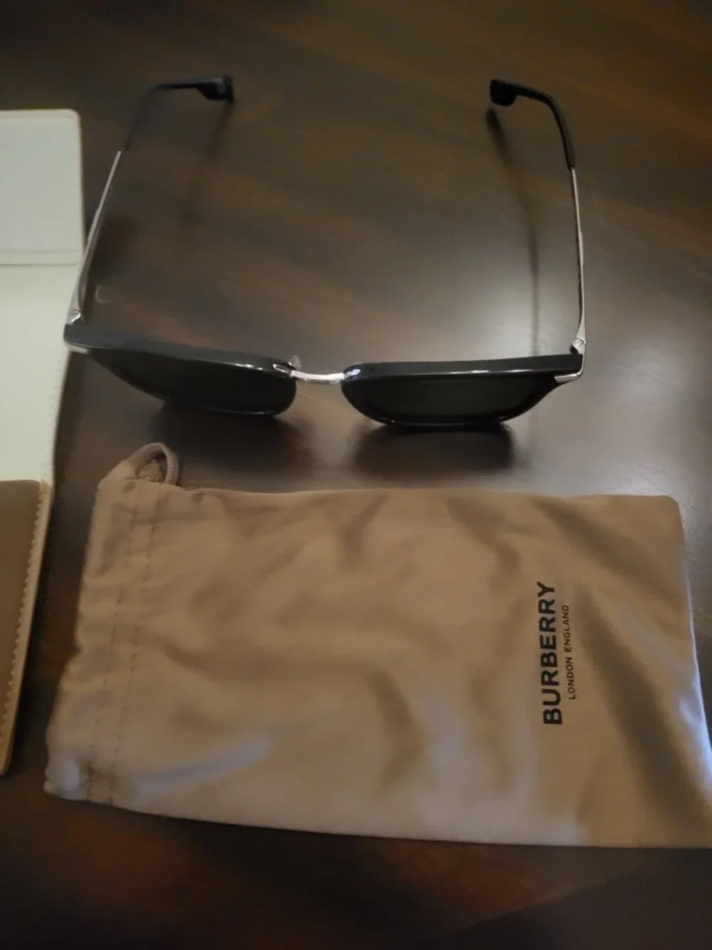 Burberry sunglasses - Picture 3 of 4